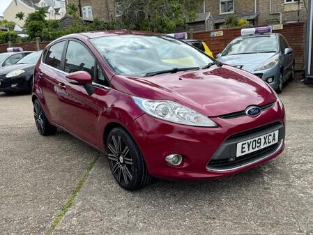 FORD FIESTA 1.6 Titanium