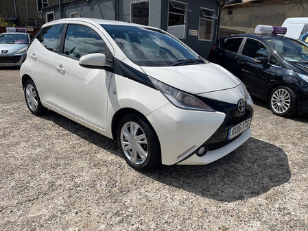 TOYOTA AYGO 1.0 VVT-i x-pression